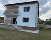 BALATONALMADI PANORÁMÁS CSALÁDI HÁZ
