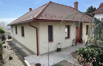 Eladó családi ház