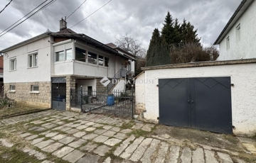 Eladó családi ház