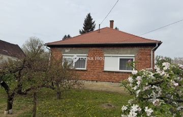 Eladó családi ház