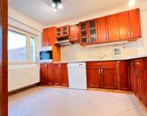 Kertvárosi kis ház