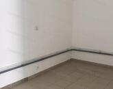 Szolnokon a Tófenék úton 30 m2-es üzlethelyiség kiadó