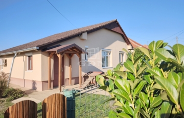 Eladó családi ház