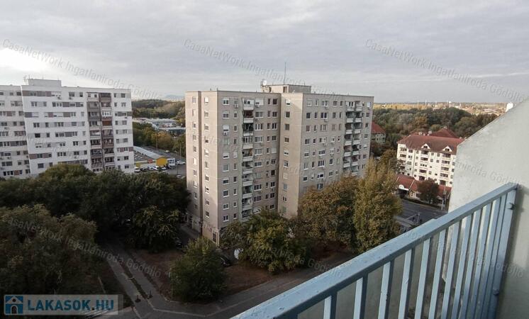 Jó állapotú panel lakás kiváló helyen                                 