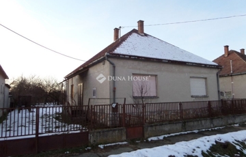Eladó családi ház