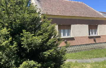 Eladó családi ház