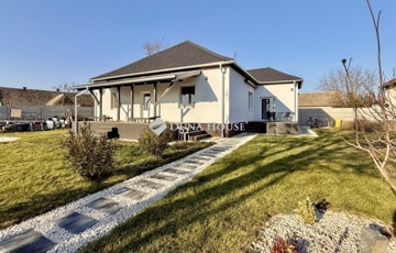 Eladó családi ház