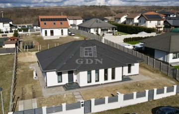 Eladó családi ház