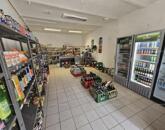 Tata belterületén utcafronti üzlethelyiség eladó