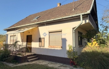 Eladó családi ház