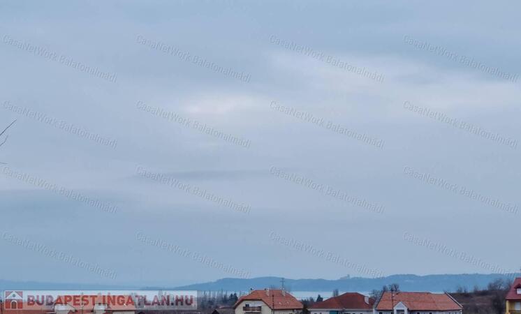 Eladó balatoni panorámás, új építésű lakóház Alsóörsön!                                 