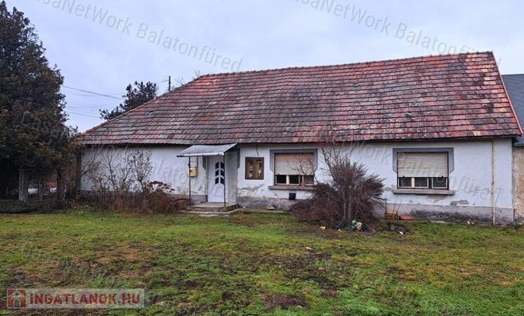 Eladó felújítandó ház Mencshelyen!