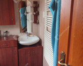 Kiadó családi ház Naszály 700 000 Ft