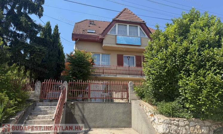 Eladó ingatlan (panzió) Tatabánya Turul hegyoldalon                                 