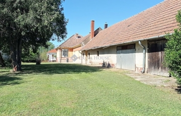 Eladó családi ház