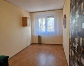 Jó elosztású, 2. emeleti klímás panellakás eladó Cegléden