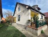 Eladó  háromszobás családi ház Törökszentmiklós központjában!