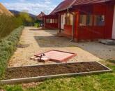 Kővágóörsön kiadó ikerházrész