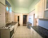 Eladó Szolnok központjában Fiumei uton 532 m2 telken 100m2 családi ház