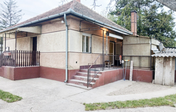 Eladó családi ház