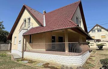 Eladó családi ház