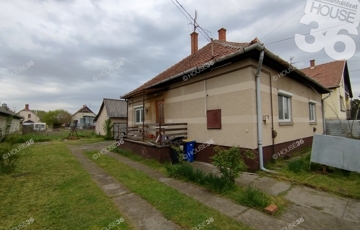 Eladó családi ház