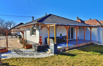 Eladó családi ház