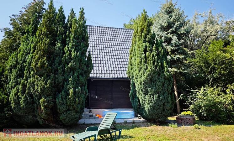 Strandközeli építési telek eladó Balatonfűzfőn