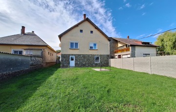 Eladó családi ház