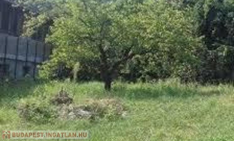 Gyenesdiáson eladó 914 m2-es közműves építési telek, csendes utcában.                                 