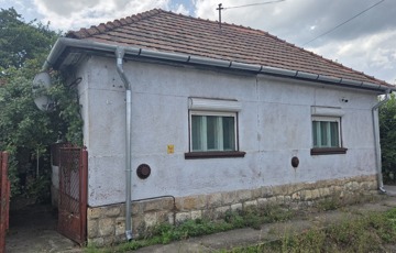 Eladó családi ház