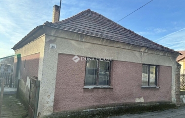 Eladó családi ház