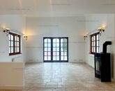 Eladó családi ház Üröm 229 000 000 Ft