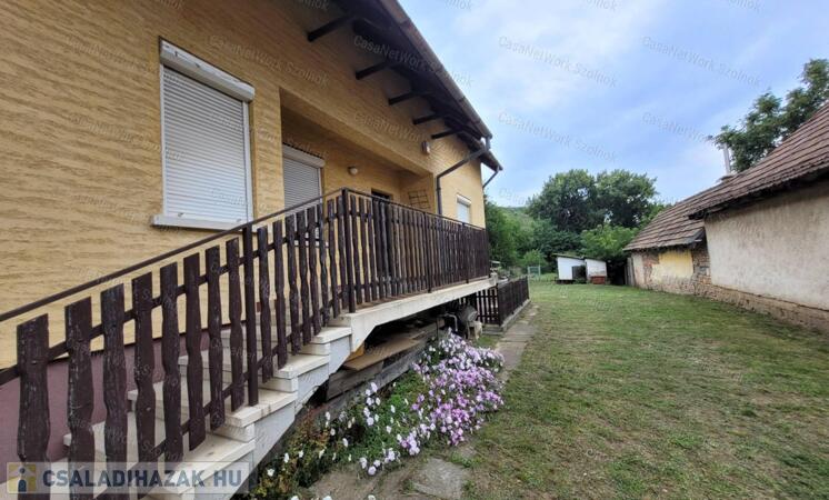 Két generáció? Nagy család? Otthon + vállalkozás egy helyen?                                 