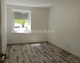 Eladó lakás Komló 33 900 000 Ft