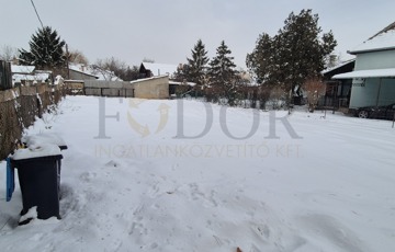 Eladó telek/földterület