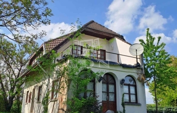 Eladó családi ház