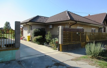 Eladó családi ház