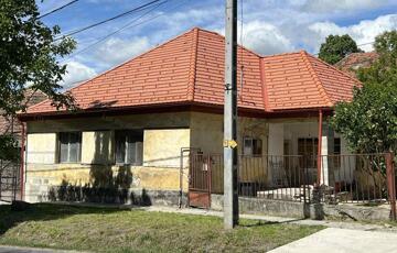 Eladó családi ház