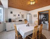 Eladó családi ház Lipót 159 000 000 Ft