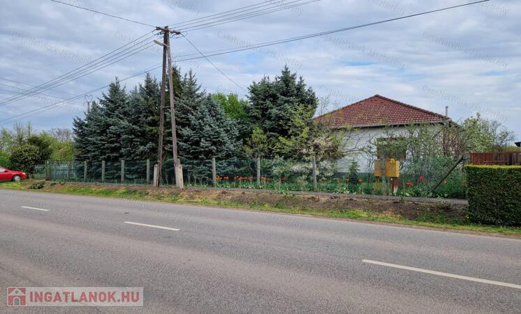 Közel 1 hektáros birtok 2 házzal Hevesvezekényen