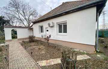 Eladó családi ház