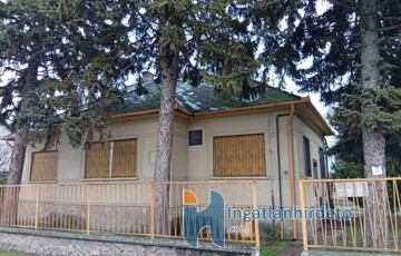 Eladó családi ház