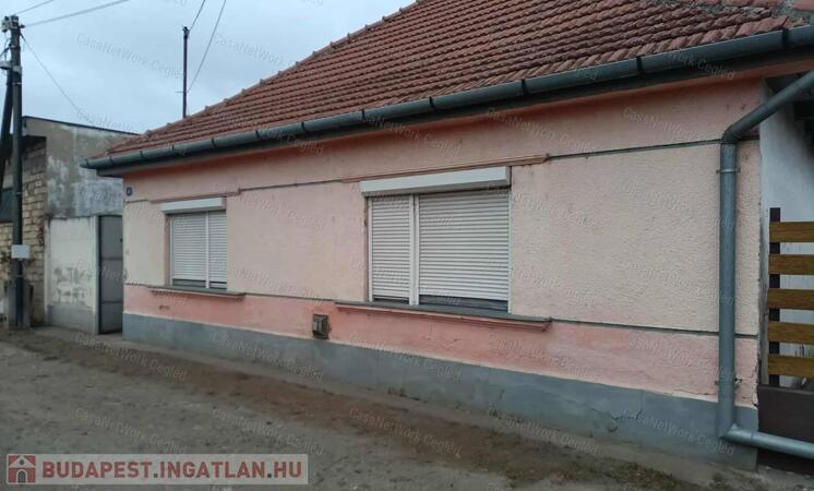 Eladó családi ház                                 