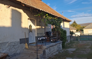 Eladó családi ház
