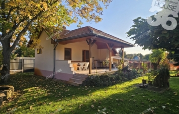 Eladó családi ház