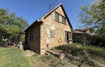 Eladó családi ház