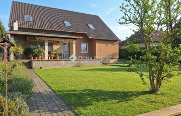 Eladó családi ház