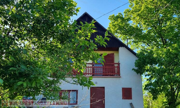 Eladó balatoni panorámás nyaraló Balatonalmádiban!                                 