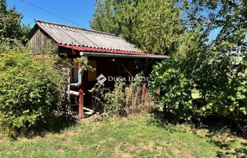 Eladó telek/földterület